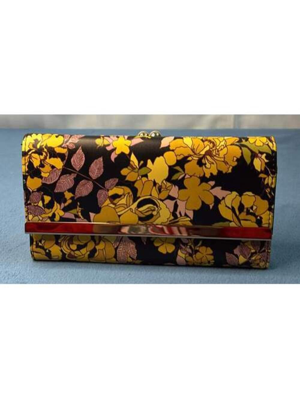 Floral Kiss-Lock Tri-Fold Wallet
